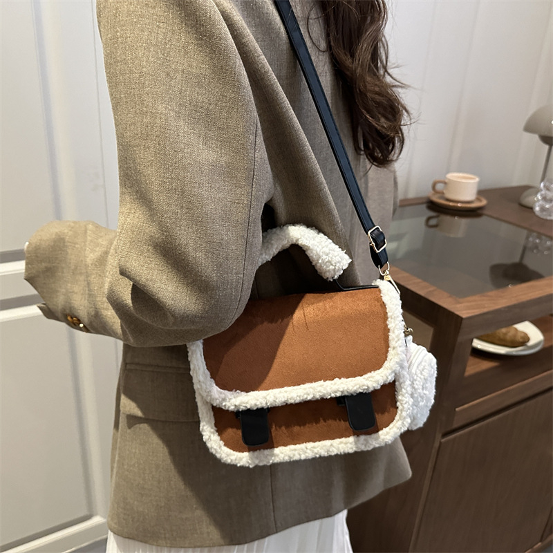 Torba saddle s poklopcem, gradski stil, poliester, horizontalan kvadratni oblik s zatvaračem, unutarnja džep za mobitel