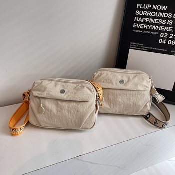 Crossbody torba, korejski stil, jednostavan dizajn, najlon, vodoravni kvadratni oblik, zatvaranje zipom, unutarnja džep sa zipom i džep za telefon, Zima 2025