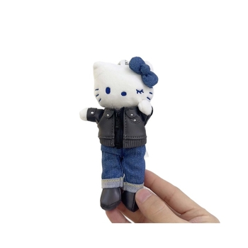 Плюшена котка – ключодържател, дългокрако карикатурно коте, сърцевидно копче, PP памук пълнеж, супер мека къса плюш