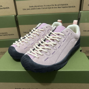 Хайкинг обувки унисекс – набук горна част, кожа отвътре, подметка от естествен каучук, междинна подметка от гума, предно връзване