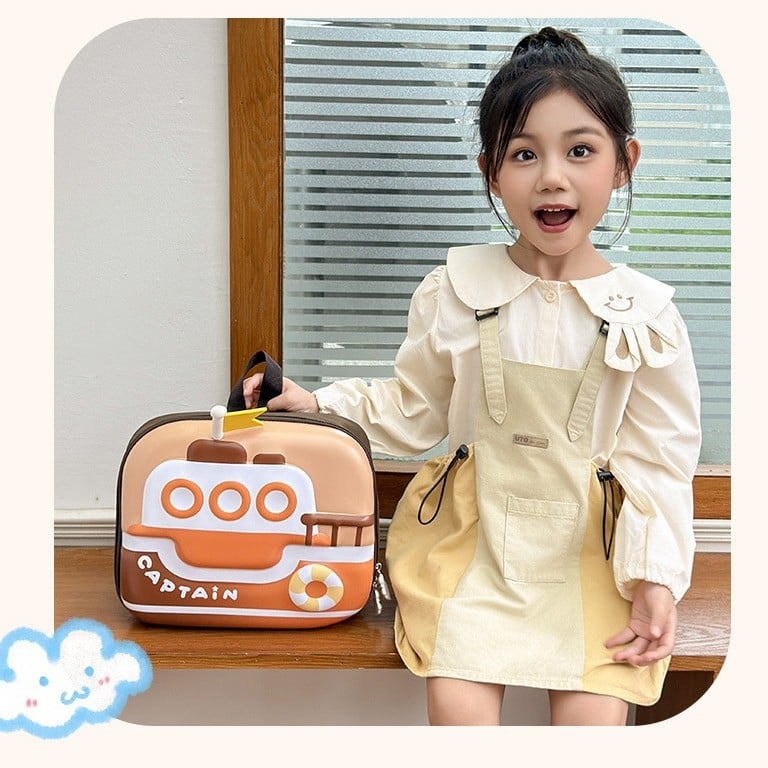 Dječji školski ruksak, zakrivljene naramenice, PVC tijelo, podstava od poliestera, uzorak prijevoznih sredstava, dječji i slatki stil