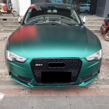 Audi A5/S5 RS5 honeycomb rešetka, ABS plast, montaža na branik, kompatibilno s modelima 2012–2016, težina 3 kg