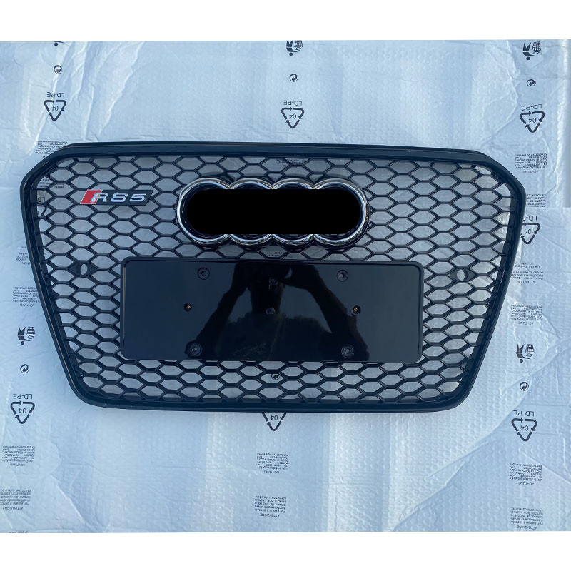 Audi A5/S5 RS5 honeycomb rešetka, ABS plast, montaža na branik, kompatibilno s modelima 2012–2016, težina 3 kg