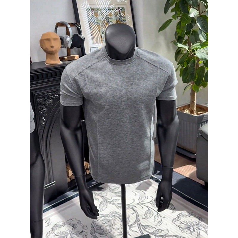 Tricou lejer, mâneci scurte, guler înalt, amestec de bumbac 70%, respirabil, vară