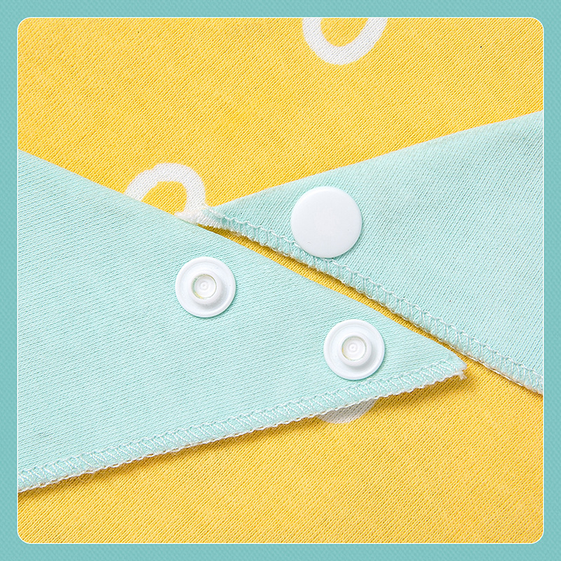 Bavetă triunghiulară pentru bebeluși din bumbac 100%, dublu strat, imprimată cu desen animat; potrivită pentru sugari și copii mici