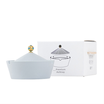 Cenușar ceramic cu capac, stil retro-modern, potrivit pentru casă și birou (Material: ceramică; Stil: artă modernă; Greutate: 800 g; Imprimare logo: disponibilă; Calitate: primă clasă)