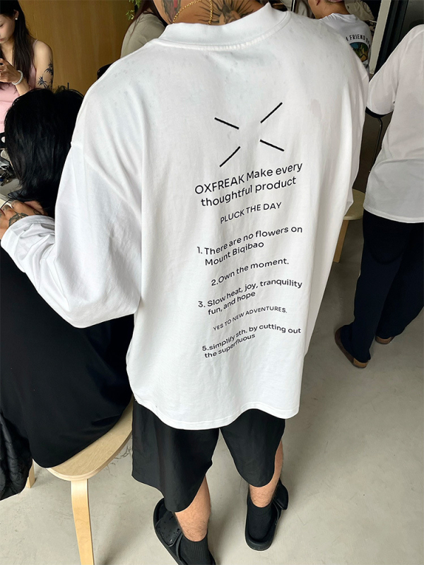 Ανδρικό μακρυμάνικο T‑shirt από μίγμα βαμβακιού και λινού, χαλαρή γραμμή, στρογγυλή λαιμόκοψη, εκτύπωση με γράμματα, περιεκτικότητα λινού έως 30%