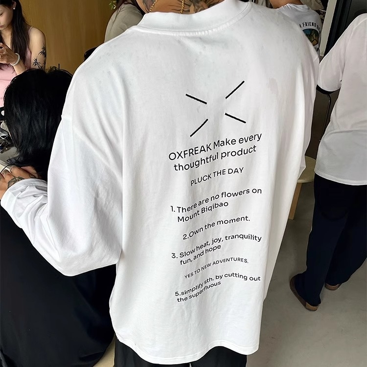 Ανδρικό μακρυμάνικο T‑shirt από μίγμα βαμβακιού και λινού, χαλαρή γραμμή, στρογγυλή λαιμόκοψη, εκτύπωση με γράμματα, περιεκτικότητα λινού έως 30%