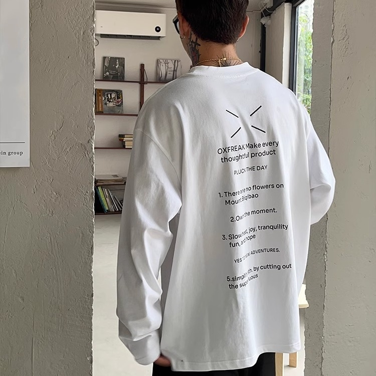 Ανδρικό μακρυμάνικο T‑shirt από μίγμα βαμβακιού και λινού, χαλαρή γραμμή, στρογγυλή λαιμόκοψη, εκτύπωση με γράμματα, περιεκτικότητα λινού έως 30%