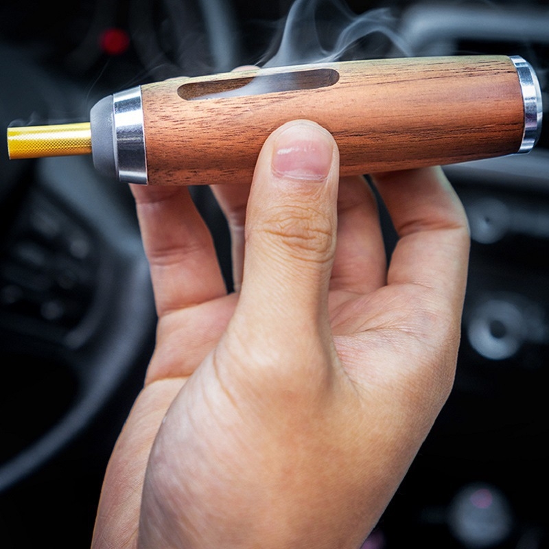 Metalna kutija za cigarete s mini pepelnikom od orahovog drveta, gravirano, model 02, 70 g