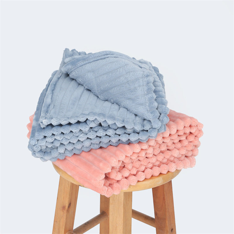 Κουβέρτα φλανελ, μονόχρωμη, πολυεστερική ίνα, βάρος κάτω από 300 g, κατάλληλη για τέσσερις εποχές, με προσαρμοσμένη επεξεργασία