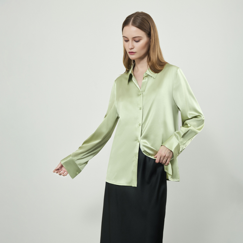 Svilenkasta bluza s V-izrezom, 3D uzorak, reljefna tekstura, ležerni kroj