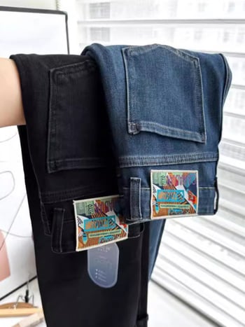 Дамски дънкови панталони с висока талия, прав крак, еластично деним, памук 50–70% и полиестер 30–50%