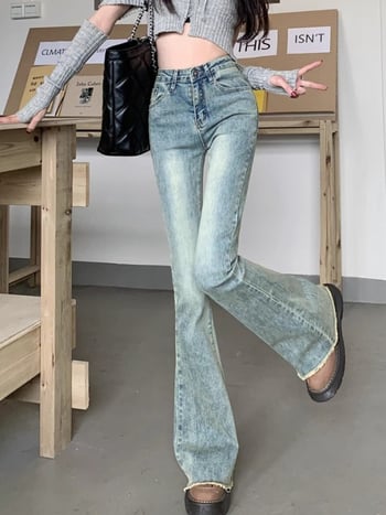 Дънки дамски с висока талия и камбановидни крачоли, с ефект на износване, памук 80–90%, кадифени детайли