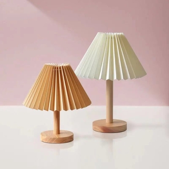 Stolna LED lampa s abažurom od bambusa, prekidač na tipku, napajanje iz utičnice, noćno svjetlo