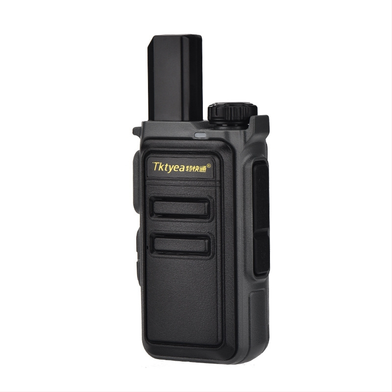 Prenosné rádio s 16 kanálmi, výstupný výkon 10 W, rozsah 1,5–3 km, teoretická vzdialenosť 3–5 km, batéria 4000 mAh