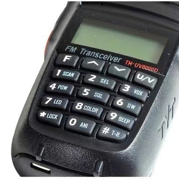 Tetong TH-UV8000D radio portabil: putere 10W, afișaj dual, 400–520 MHz, 256 canale, baterie LiPo 2600 mAh