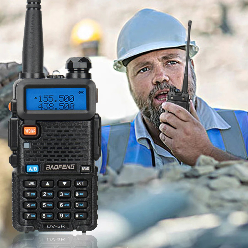 Baofeng UV-5R stație radio portabilă – ieșire 5/8W, 199 canale, baterie 2800 mAh, afișaj, rezistentă la căderi