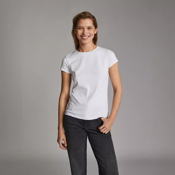 Ženski pamukasti T-shirt, uskog kroja, kratkih rukava, okrugli izrez, 90–95% pamuka