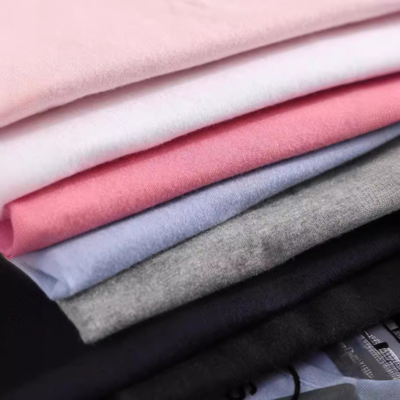 Ženski pamukasti T-shirt, uskog kroja, kratkih rukava, okrugli izrez, 90–95% pamuka