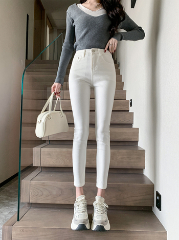 Traperice s visokim strukom, uski kroj, denim 95% pamuka, gradski stil