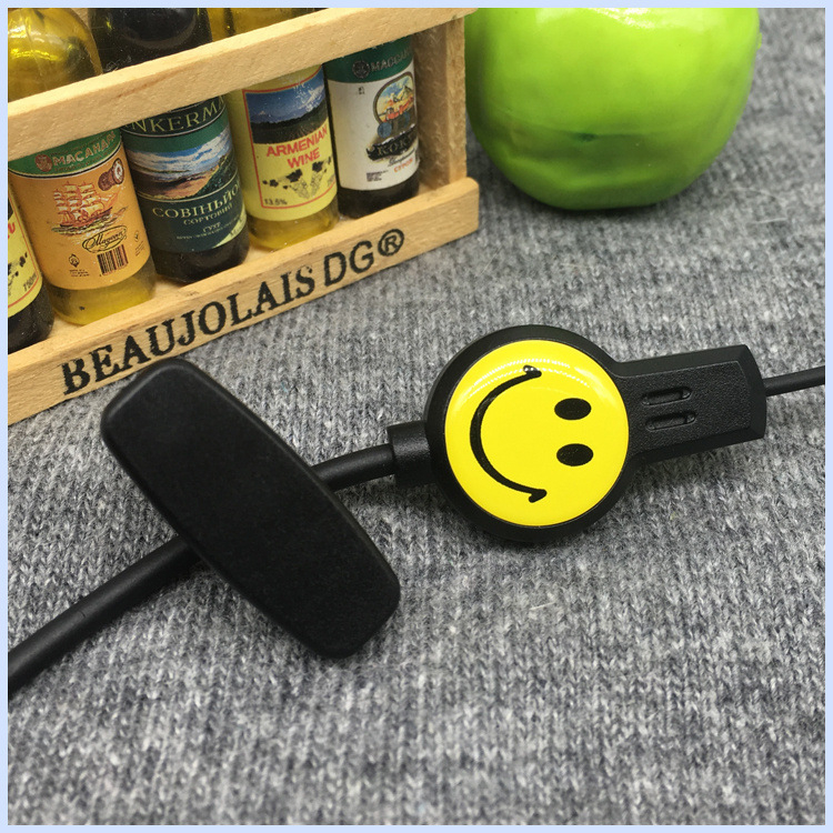 Interkom slúchadlo so smajlom, model Smiley face headphones, rozsah 5–10 km, dĺžka kábla 100 cm, protišmyková funkcia, bez SIM karty