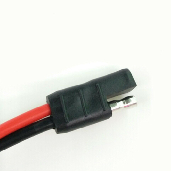 Napajajući kabel za automobilsku radiostanicu 12V, model 1.5GM, zaštita od smetnji (anti-interferencija), bez baterije, domet 1,5–3 km