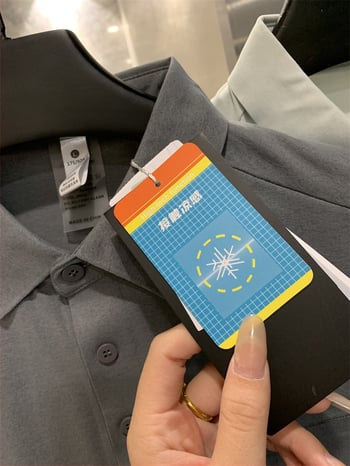 Férfi rövid ujjú póló, karcsú szabás, laminált anyag, lélegző és nedvszívó