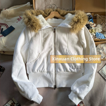 BM стил дамско яке с качулка и яка от козина, подплатено флийсом, стегнато, памучна тъкан