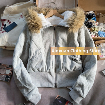 BM стил дамско яке с качулка и яка от козина, подплатено флийсом, стегнато, памучна тъкан