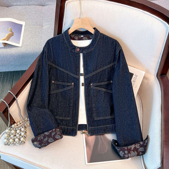 Деним яке за жене с кръгла яка, къс модел, дълги ръкави, памук 80–90%, есен 2025, елегантен градски стил