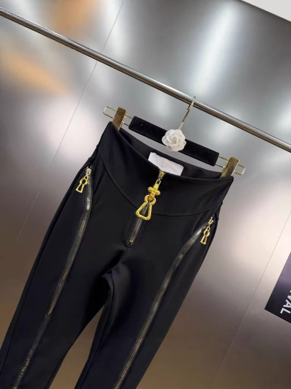 Pantalone od pamukaste smjese, dugi, uski kroj, jednobojne