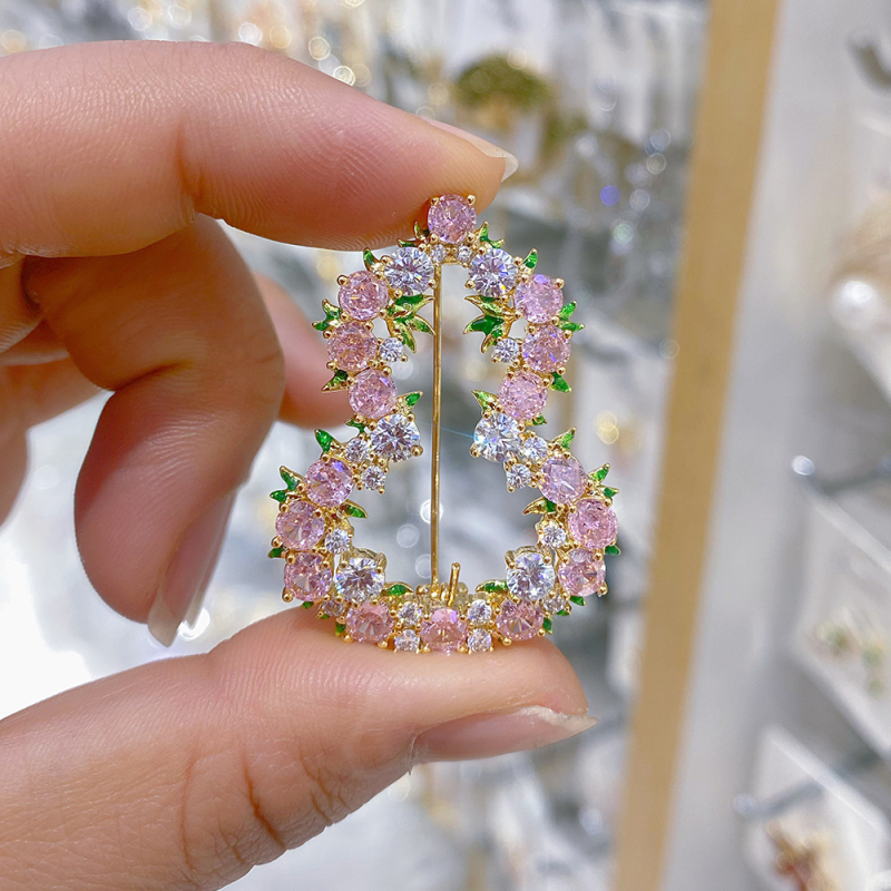 Брошка от мед с диамантено инкрустиране, корейски стил, зимна колекция 2025