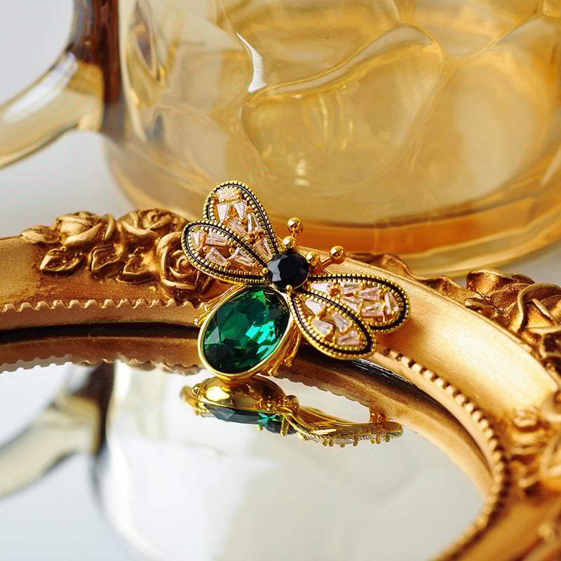 Брошка пчела - медна, мил стил; декоративна и подарък (материал: мед; стил: мил; функции: украса, подарък)