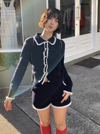 Korejski retro pleteni kardigan s Doll collarom i kontrastnim čipkastim šivanjem, pamukasta pletena tkanina, uski kroj