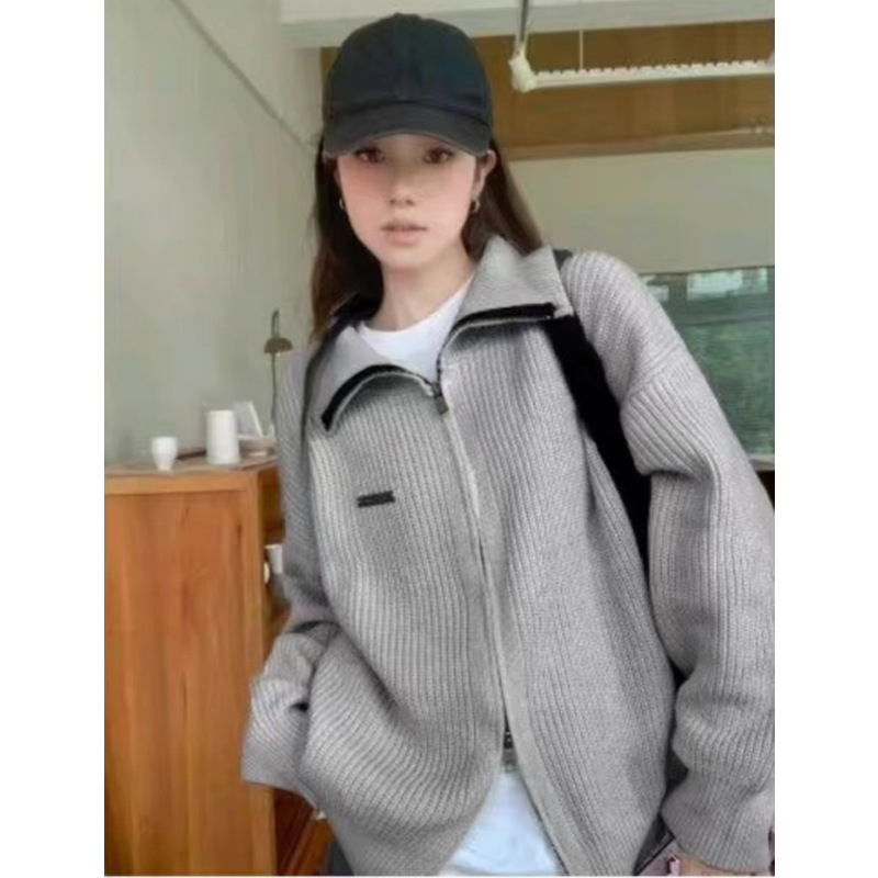 Cardigan s V-izrezom, zipom, širok kroj, viskozno-poliester smjesa, duljina 50–65 cm