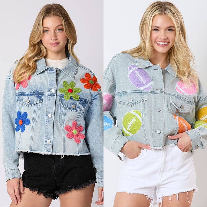 Jachetă denim cu 80–90% poliester, mâneci de cămașă, croială lejeră, guler înalt, lungime scurtă