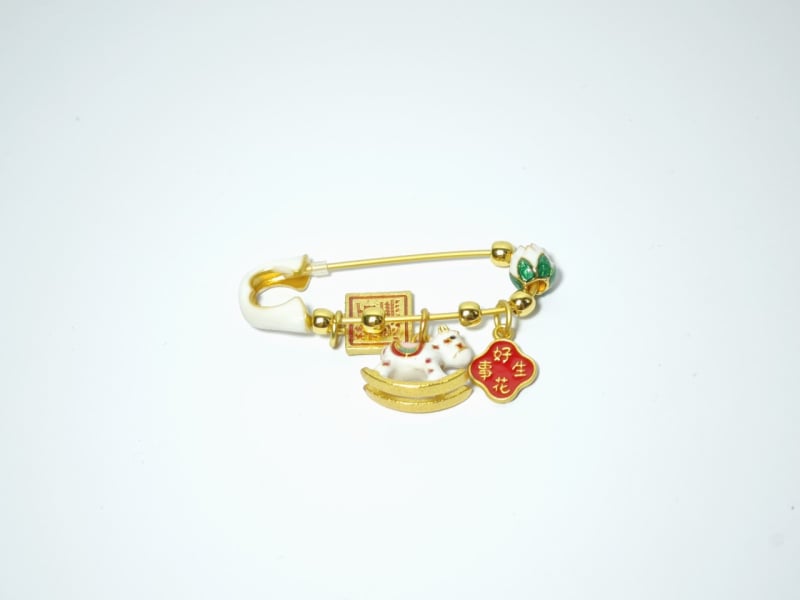 Брошка – Смесени материали; Техника на обработка: капене на масло; Стил: Нов китайски стил; Код на продукта Kop220; Пролет 2025