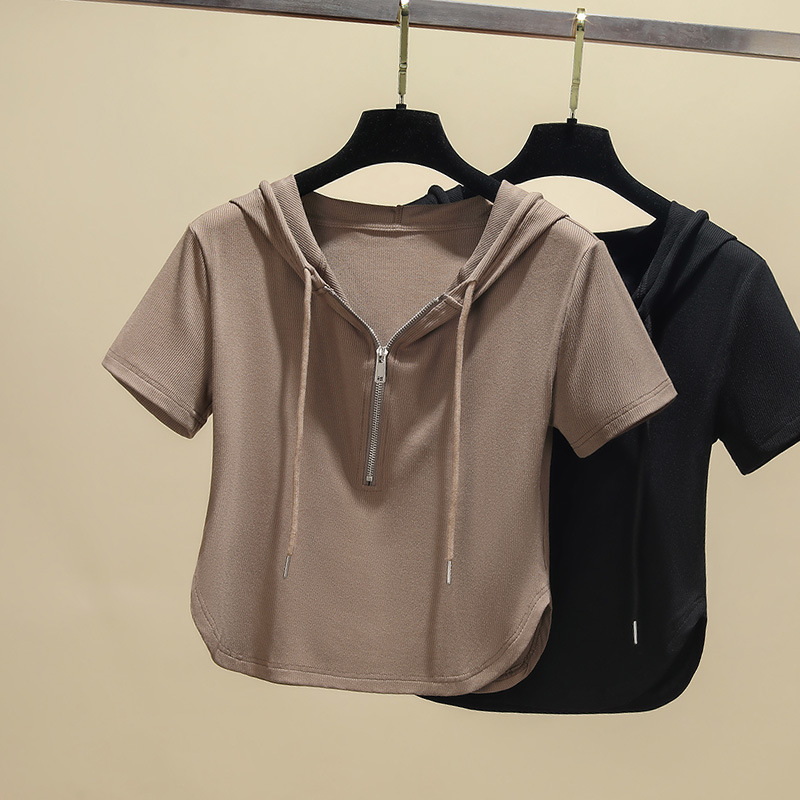 Ženski T-shirt kratkih rukava s kapuljačom i zipom, zakrivljeni donji rub, viskozna tkanina