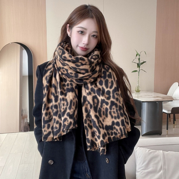 Šal s leopard uzorkom, umjetni kašmir, warp-pletenje, poliesterska mješavina 81-95%, zadržava toplinu zimi, korejskog stila svestran