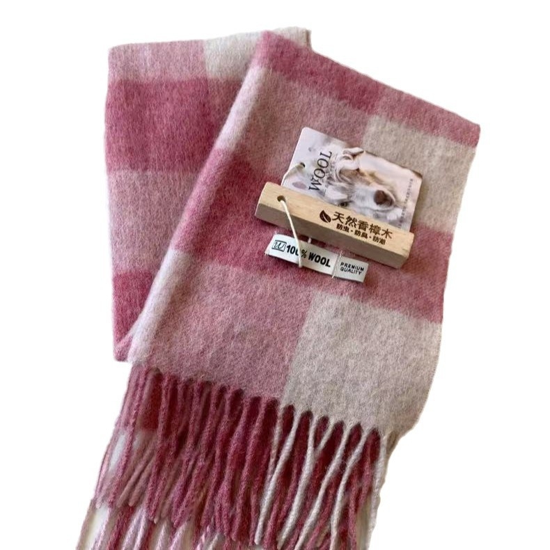 Вълнен квадратен шал - права плетка, топъл, 81-95% вълна, Зима 2024