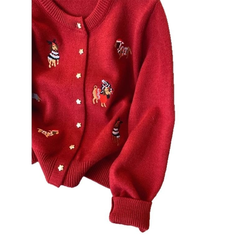 Cardigan tricotat brodat cu motiv de cățeluș, nasturi în formă de stea cu cinci colțuri, croială lejeră, guler rotund, mâneci lungi, pentru primăvară și toamnă, viscoză 50–70%.