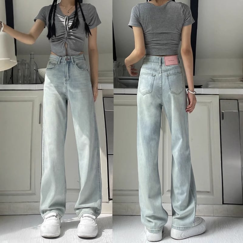 Egyenes szabású farmernadrág, magas derék, 50–70% pamut, 2025 tavaszi megjelenés.