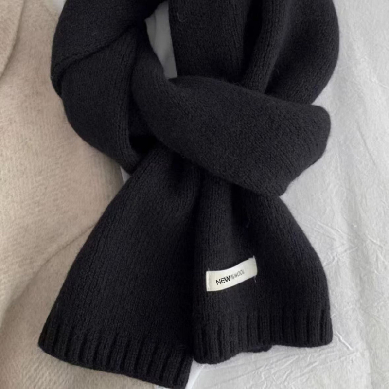 Вълнен шал, плетен с Warp knitting — зимна топлина, стилен и функционален за комутация