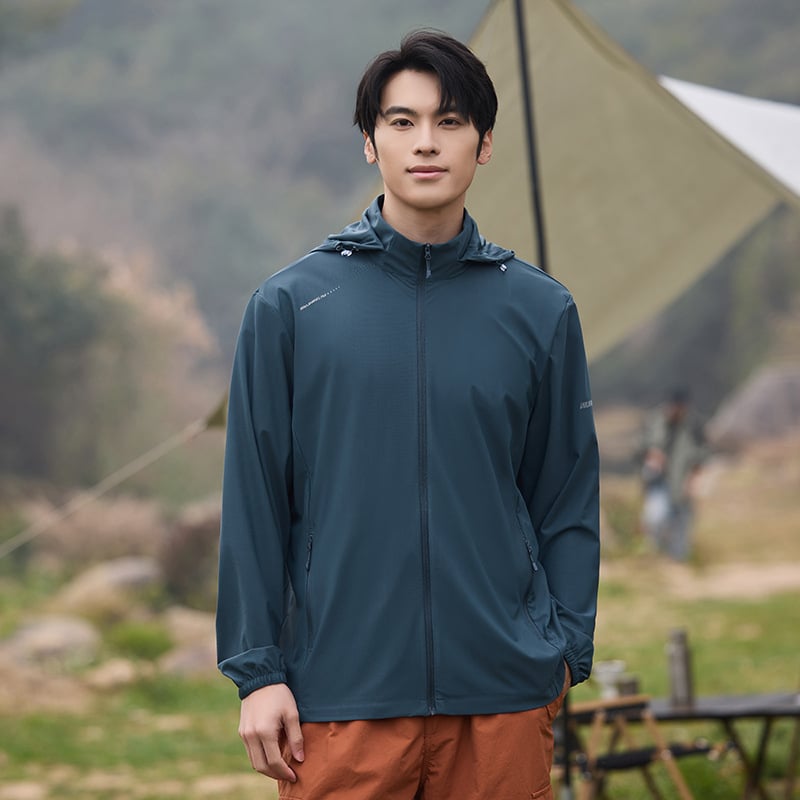 Унисекс нейлоново ветрово яке с UPF50+ слънцезащита, бързосъхнещо и дишащо, с качулка, за дейности на открито.