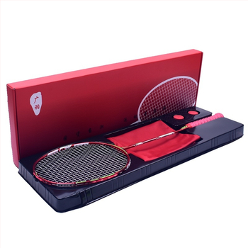 Ракетка за бадминтон Guangyu: карбонова рамка, тегло 75–79 g, дебелина на дръжката G5, тип ракета: прав удар, твърдост на пръчката: умерена