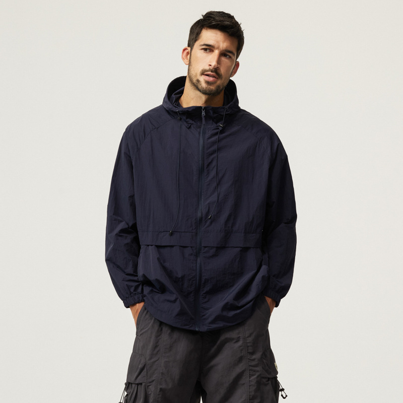 Muška jakna s ice silk materijalom, kapuljom, zatvaračem, UPF40+ zaštita od sunca, širokog kroja