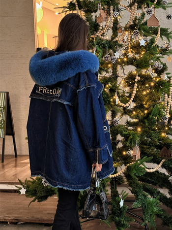 Denim jakna s punom od patjeg perja, kapuljača, ovratnik od lisice dlake, zatvarač