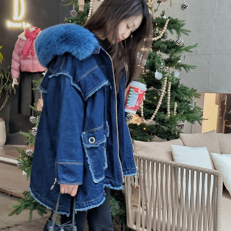 Denim jakna s punom od patjeg perja, kapuljača, ovratnik od lisice dlake, zatvarač