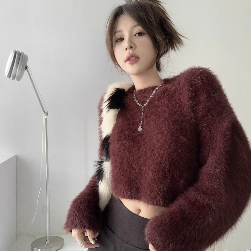 Imitációs nerc velúr kötött felső kapucnival, laza szabású, rövid fazon, vastag anyag